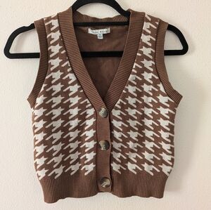 Haute Monde Brown and White Houndstooth Crop Top